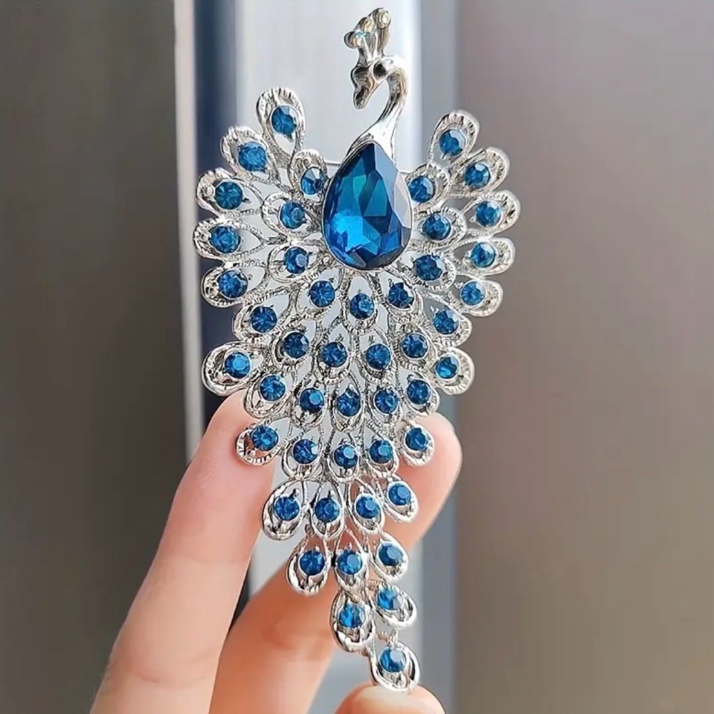 Elegant Blue & Silver Peacock Brooch and Pendant. - Picture 8 of 10